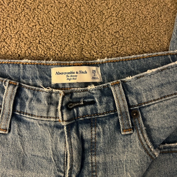 Abercrombie and Fitch Skinny Straight High Waisted Jeans - Size 26 - Picture 5 of 5